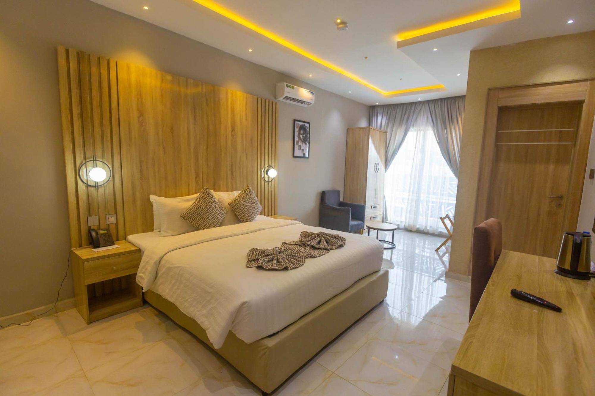 Ojaja Suites By Perennia Akure Extérieur photo