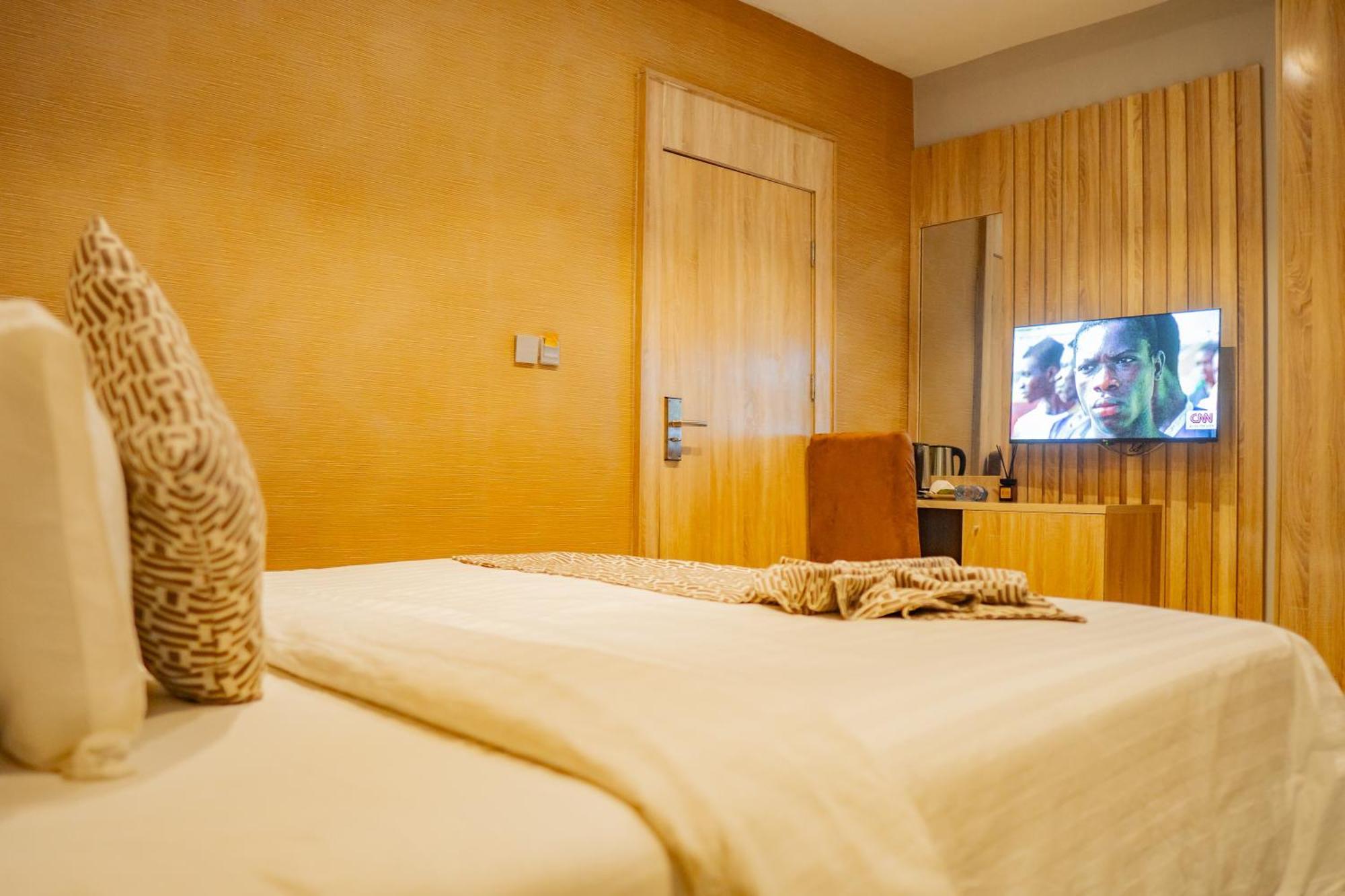Ojaja Suites By Perennia Akure Extérieur photo