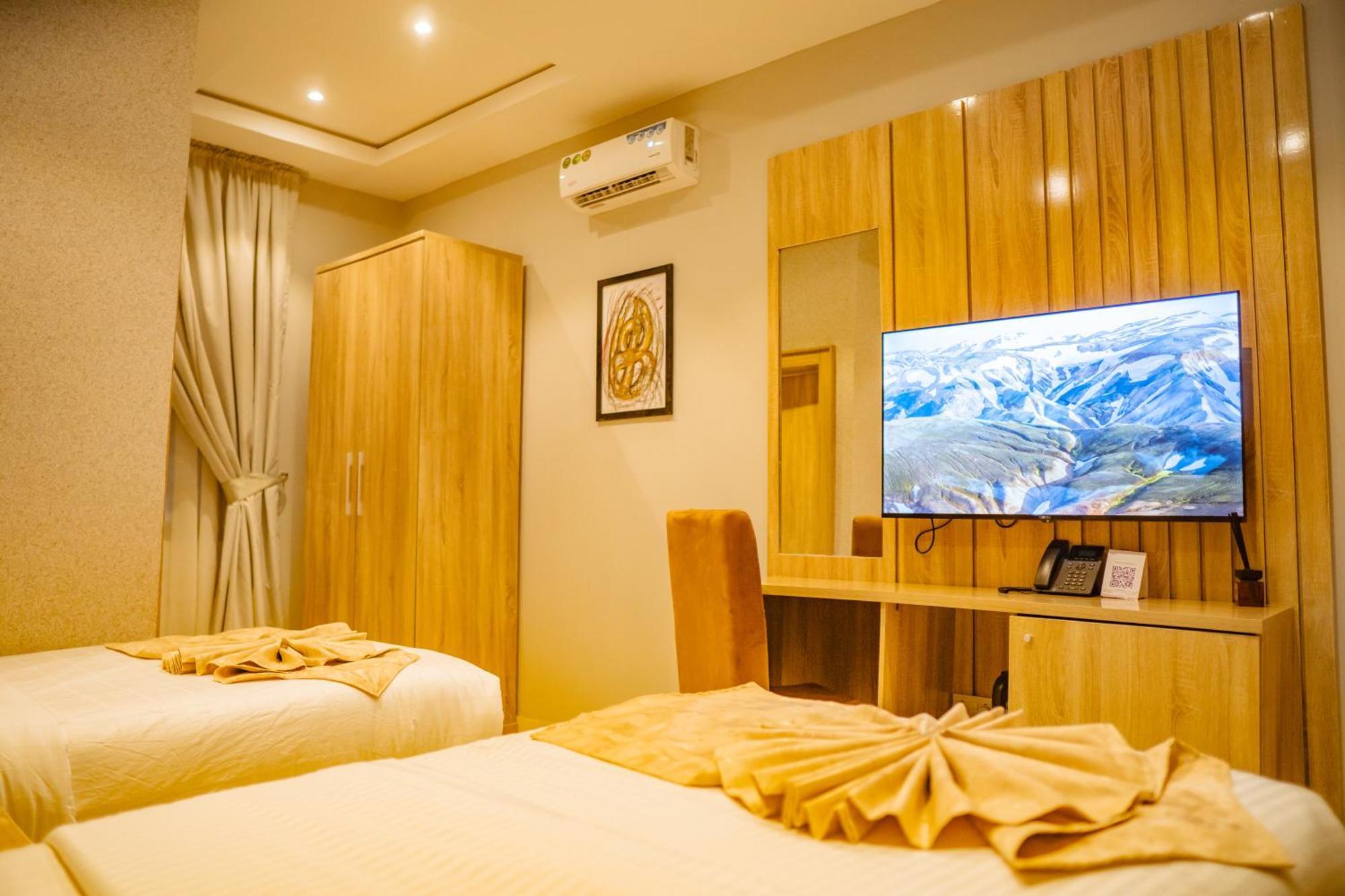 Ojaja Suites By Perennia Akure Extérieur photo