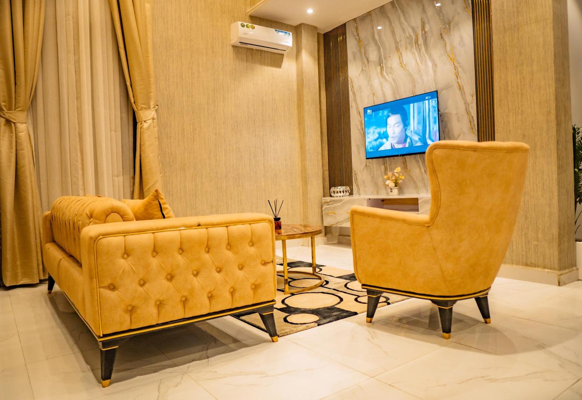 Ojaja Suites By Perennia Akure Extérieur photo